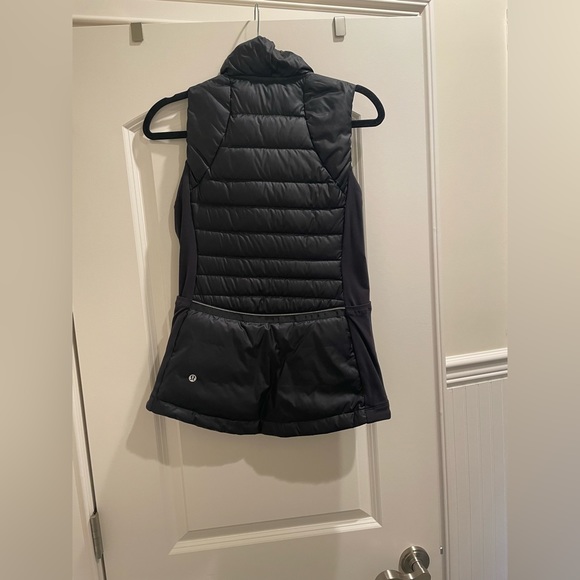 Lululemon down for a run vest II - Picture 4 of 7